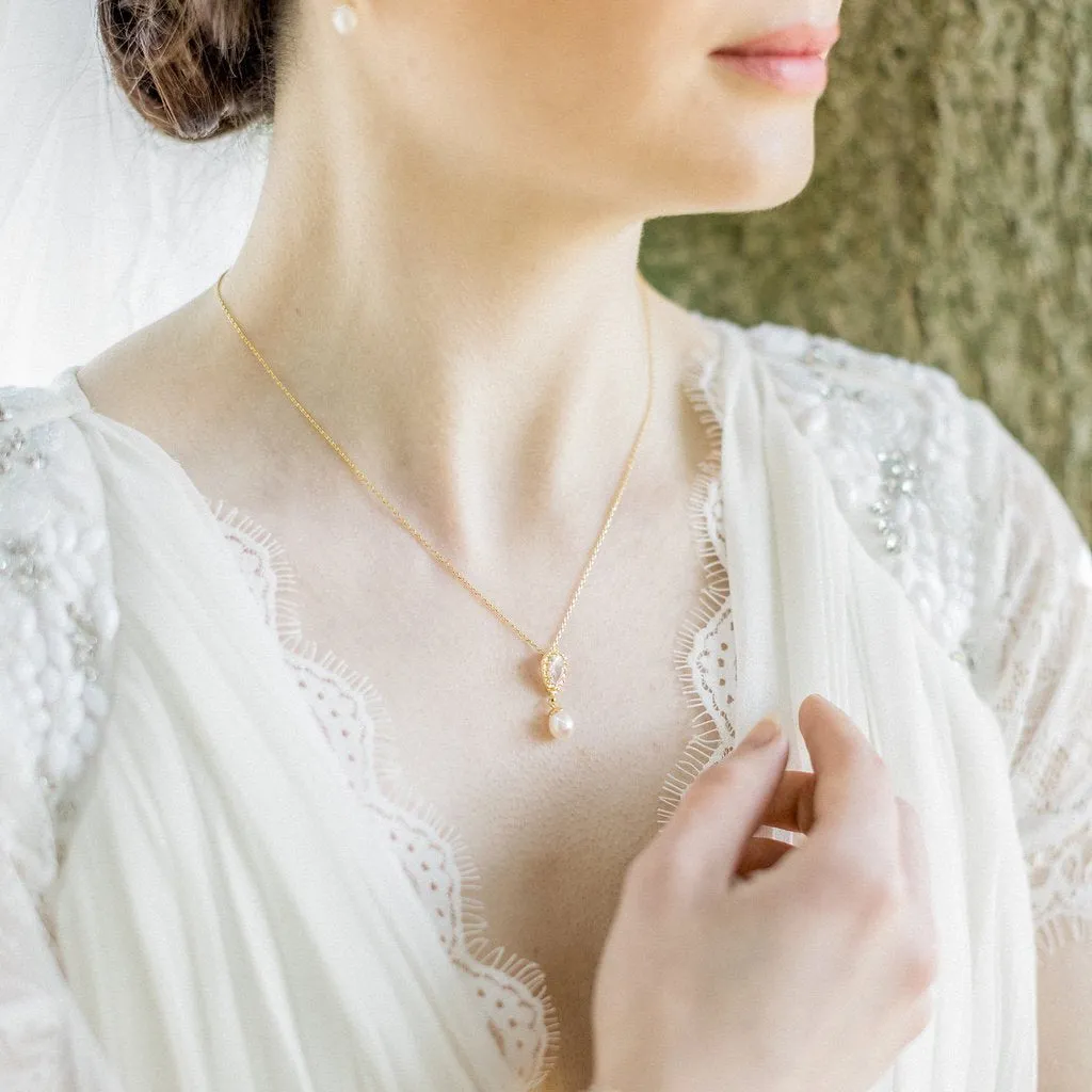 Alisha, Yellow Gold Teardrop Pearl Pendant