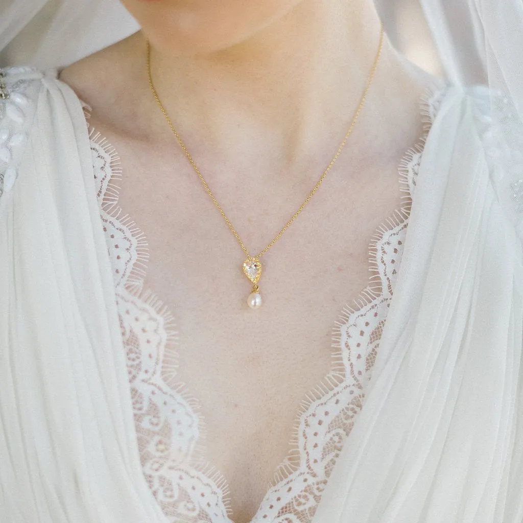 Alisha, Yellow Gold Teardrop Pearl Pendant