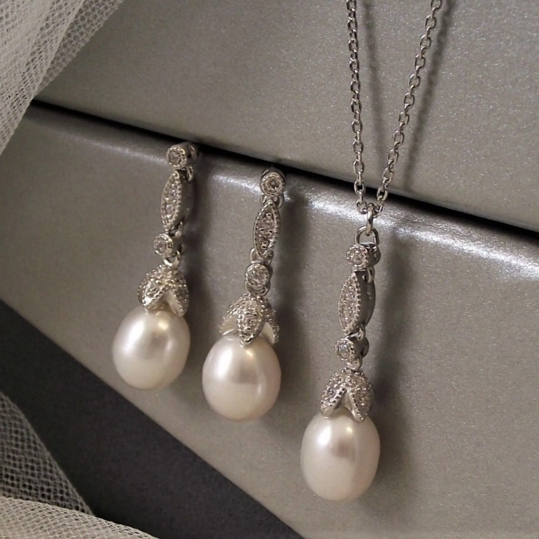 Beverly Jewellery Set, Freshwater Pearl Earrings with Pendant Necklace