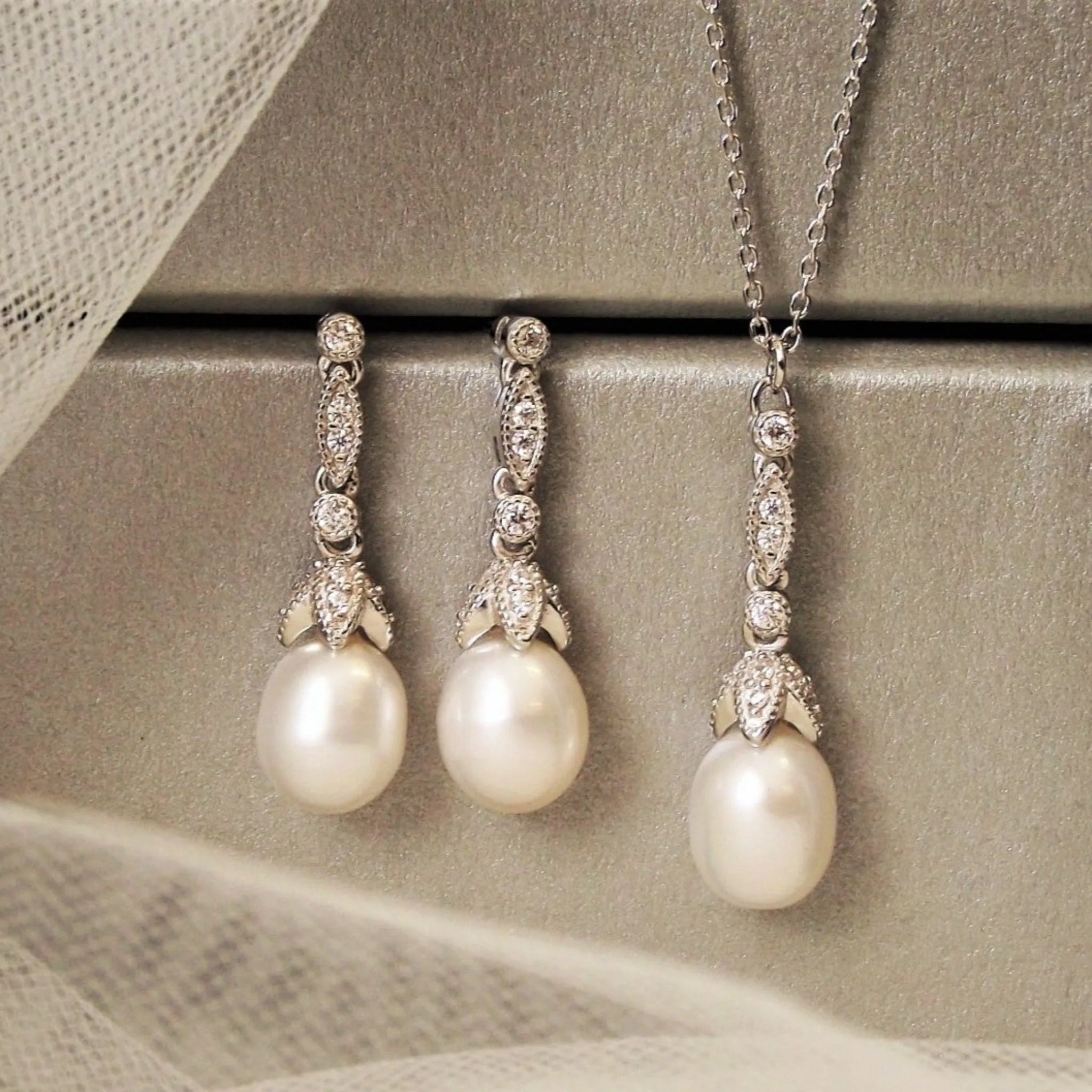 Beverly Jewellery Set, Freshwater Pearl Earrings with Pendant Necklace